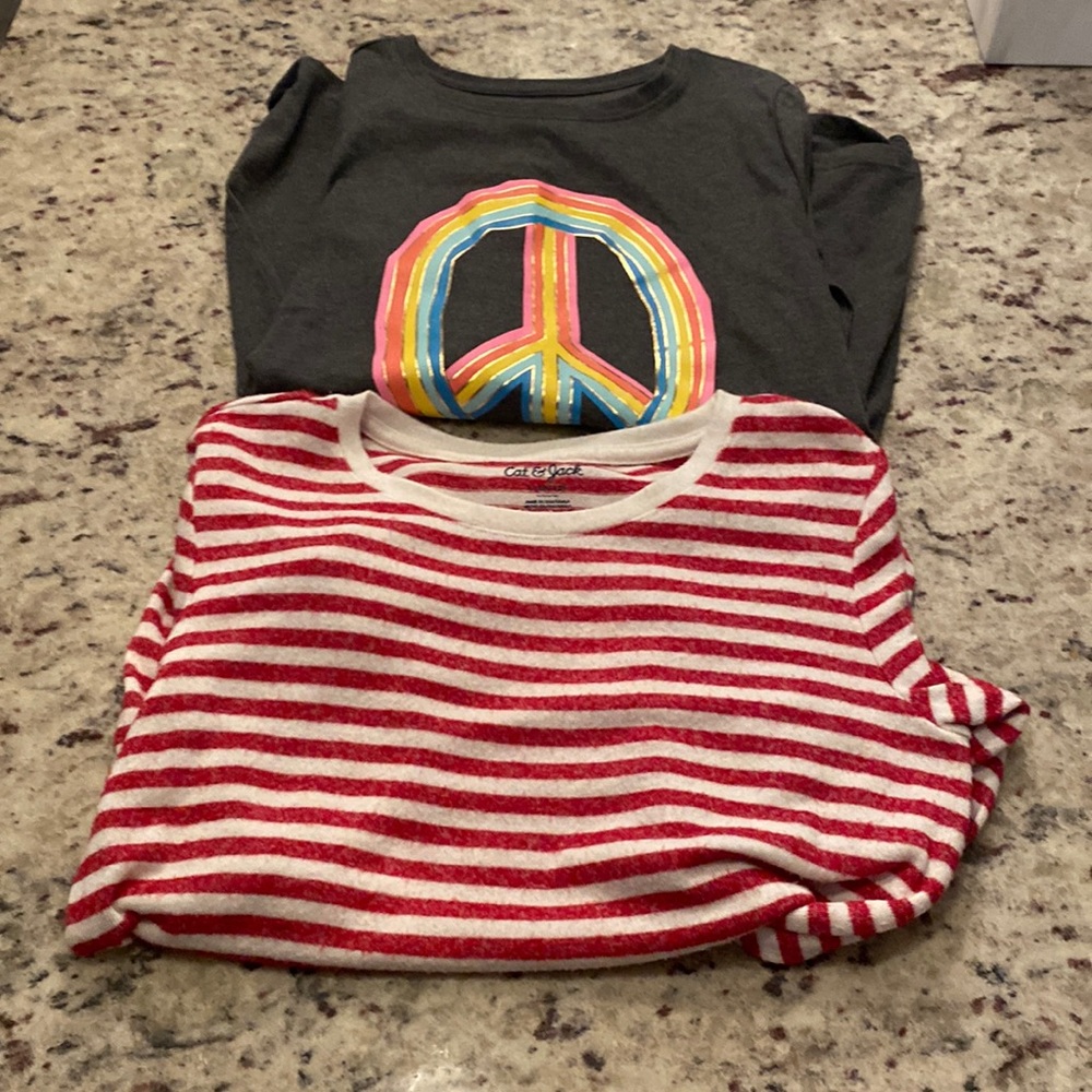 Lot (2 Pieces) Cat & Jack Long Sleeve Shirts